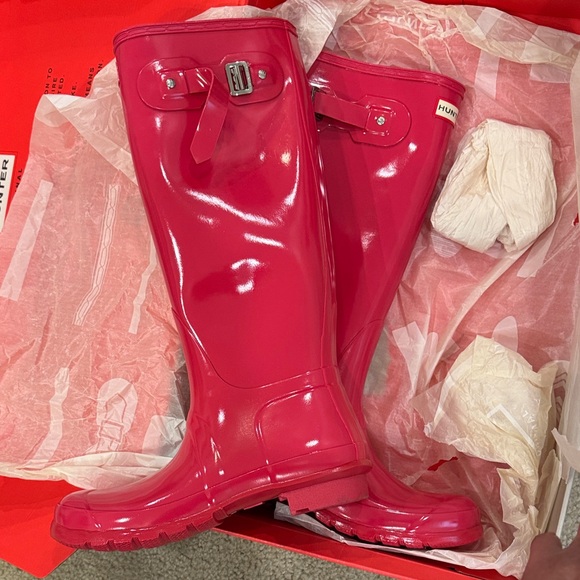 Hunter Fuchsia Glossy Boots - Picture 2 of 4